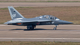 Китайский учебно-боевой самолет Hongdu L-15 (принят на вооружение ВВС КНР под обозначением JL-10)