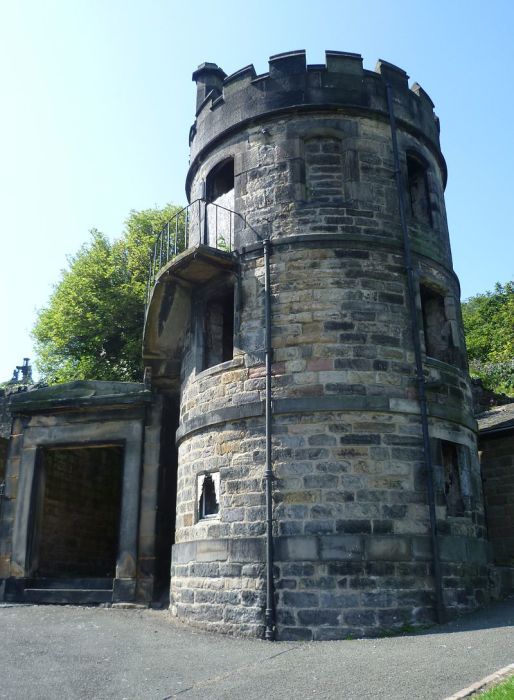 Кладбищенская сторожевая башня в Эдинбурге. Тоже не помогало.