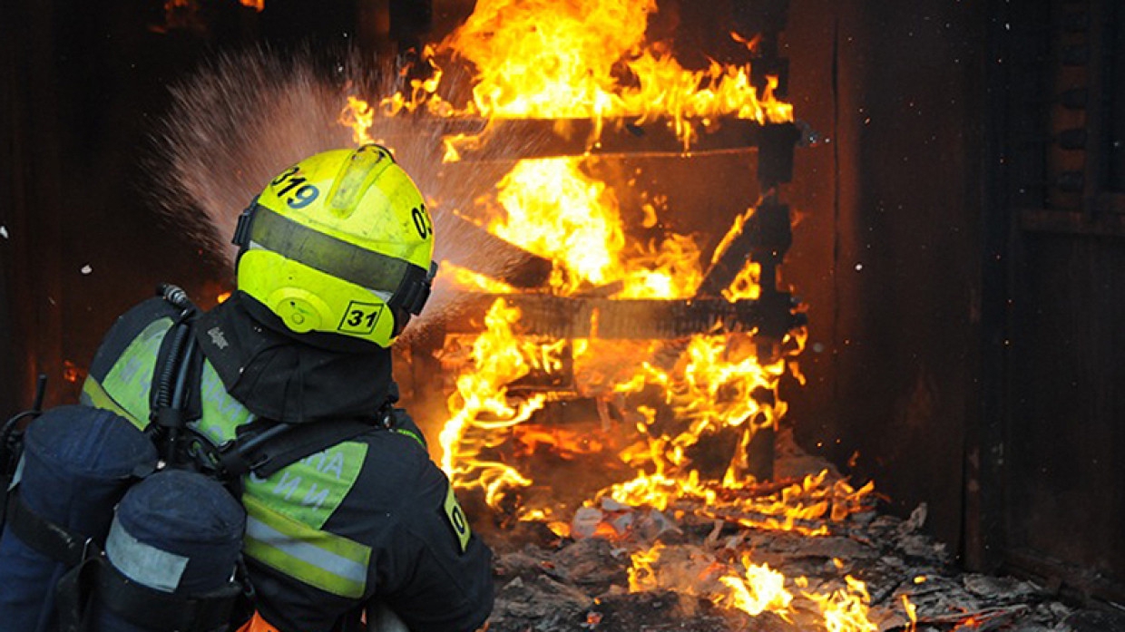 Три человека стали жертвами пожара в десятиэтажном доме в Ставрополе