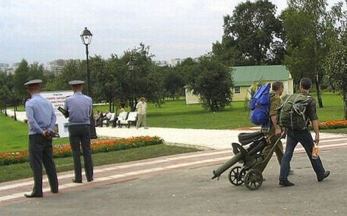 От улыбки хмурый день светлей... От улыбки хмурый день светлей...