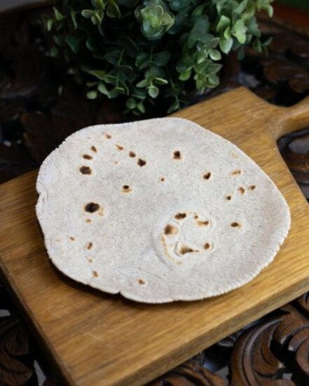 Согласно легенде, чапати была создана богиней аннапурной, богиней пищи и питания, чтобы накормить людей во времена голода.