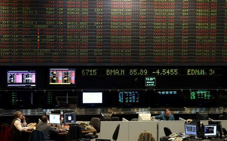 Traders work on the floor of the Buenos Aires Stock Exchange in Buenos Aires' financial district, Argentina, June 21, 2017. REUTERS/Marcos Brindicci