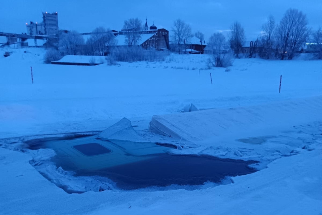 Водитель из Красноярского края утонул с фурой в Башкирии