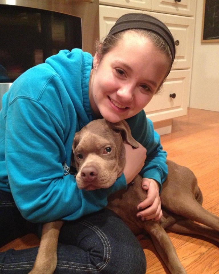 Некрасивый пеc, несмотря ни на что, нашел себе любящих хозяев истории из жизни