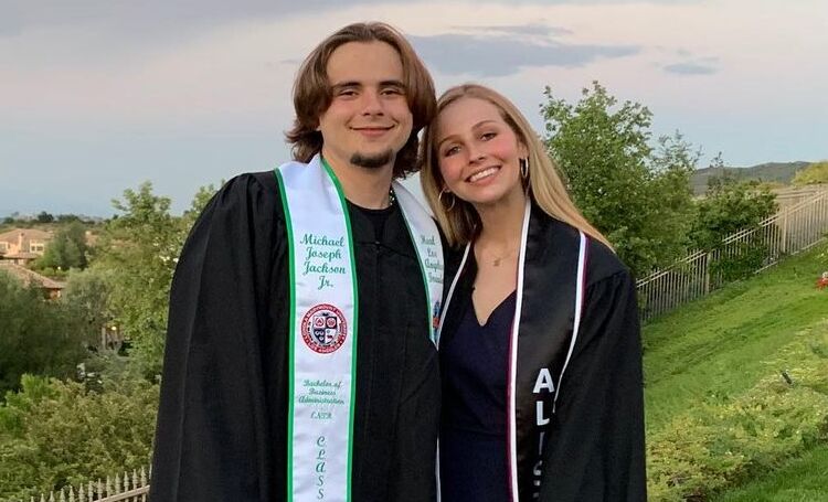 Старший сын Майкла Джексона отметил годовщину отношений со своей девушкой