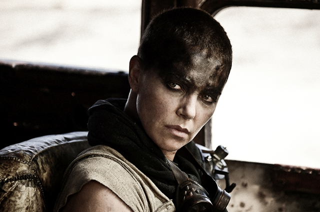 Шарлиз Терон отреагировала на решение заменить ее более молодой актрисой в приквеле "Безумного Макса": "С этим сложно смириться"