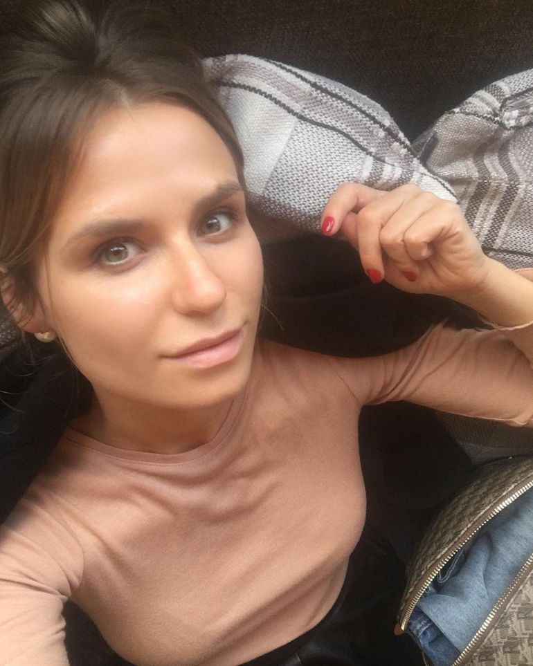 Зачем Александр Робак скрывает от общественности свою супругу Зачем Александр Робак скрывает от общественности свою супругу актер