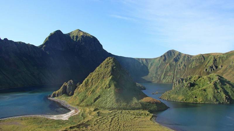 Токио выразил протест Москве из-за поездки Григоренко и Хуснуллина на Курилы
