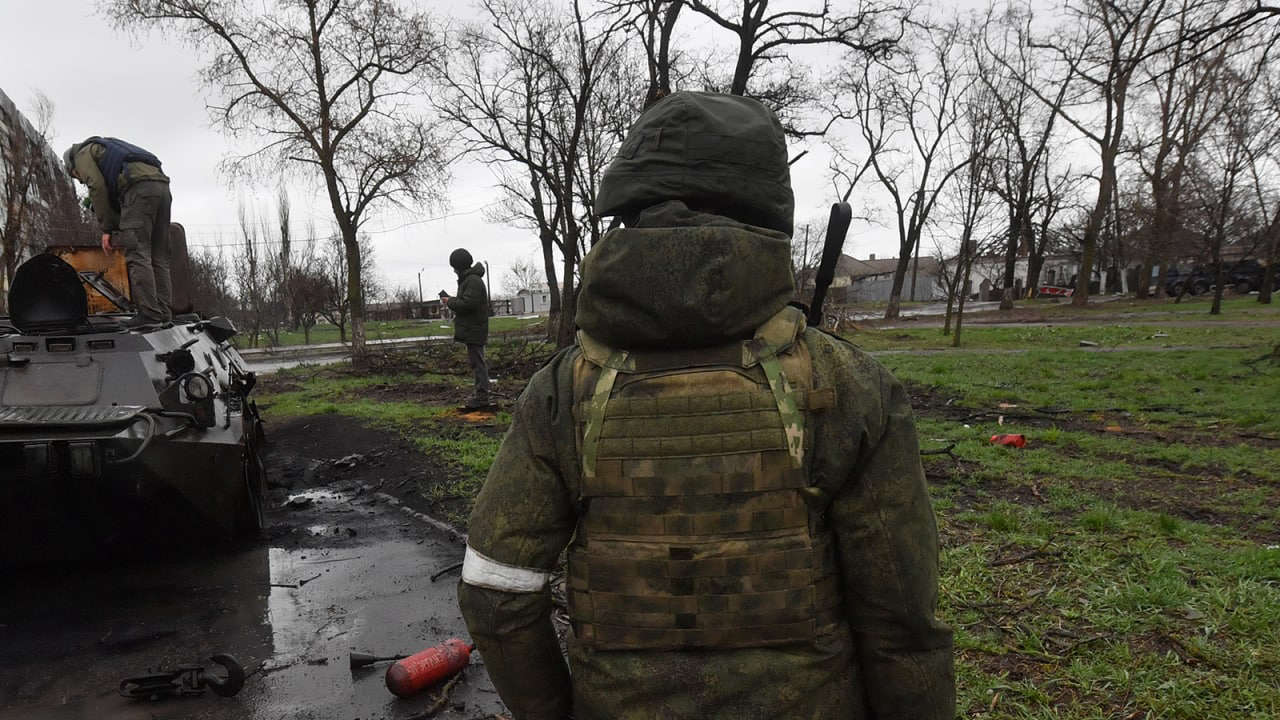 Военные эвакуировали семью из Харьковской области в Россию на бронемашине Общество,Украина