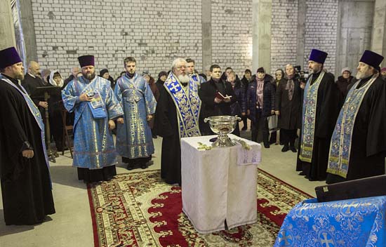 Храм в парке южный воронеж расписание. Храм всех скорбящих радость Воронеж в парке Южный.