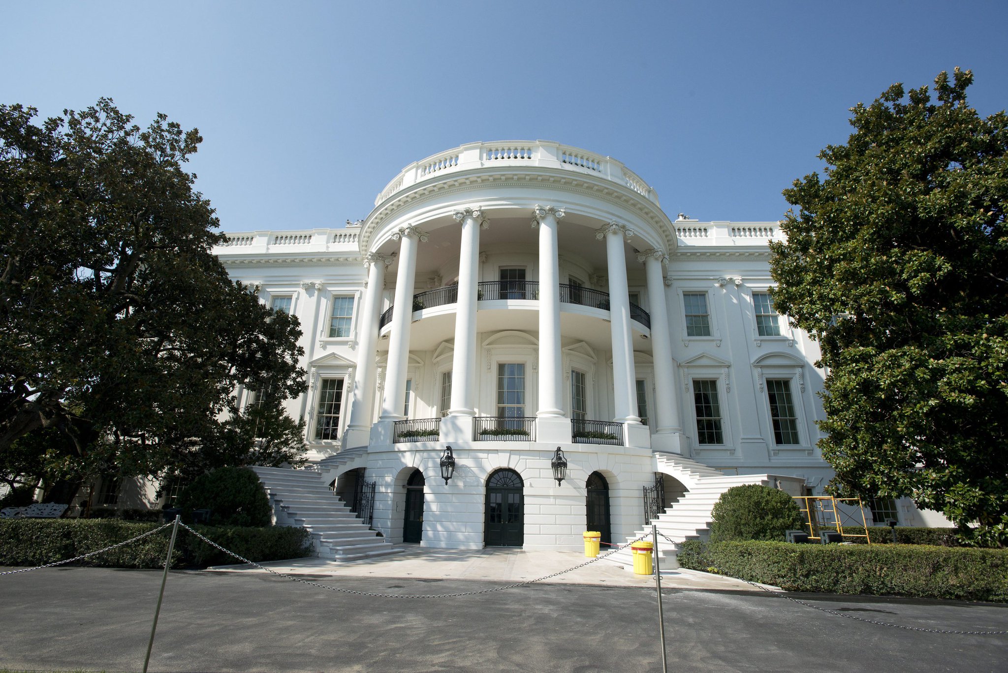 Белый дом хранит не только президентов США, но и следы боевых действий. /Фото: billionnews.ru