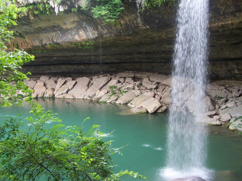 Озеро Гамильтон Пул (Техас, США). Фото / Hamilton Pool photo