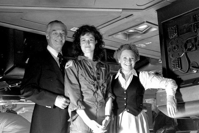 Сигурни Уивер с родителями на съемках фильма "Чужой", 1979 год. знаменитости, интересные фото, фото