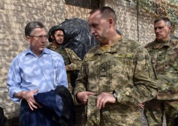 Накануне звонка Порошенко Путину американский куратор Украины Волкер признал, что на Донбассе идет война, а не АТО