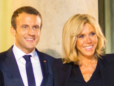 Лидер Франции с супругой.