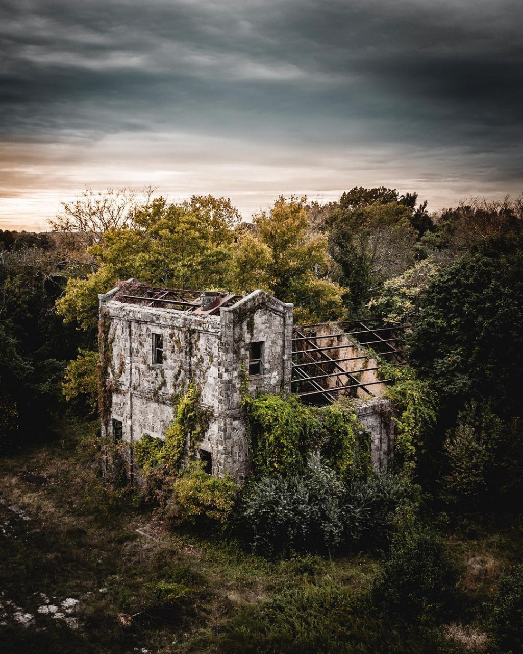 Загадочные заброшенные места на снимках Рича Керна Загадочные заброшенные места на снимках Рича Керна Фотография