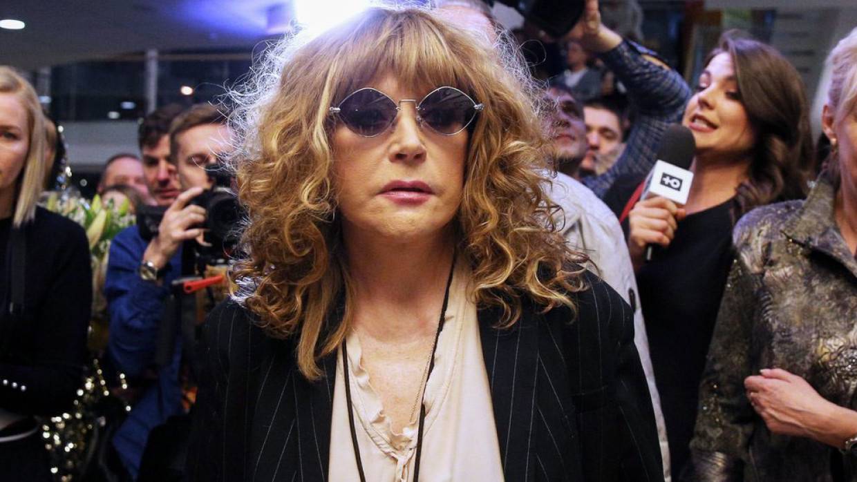 Алла Пугачева поразила фанатов образом в мини-платье