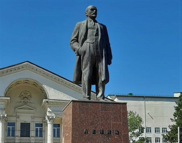 Памятник Ленину. YouTube