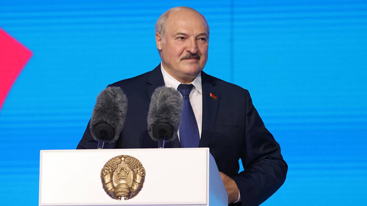 Президент Белоруссии заявил, что переболел омикрон-штаммом коронавируса
