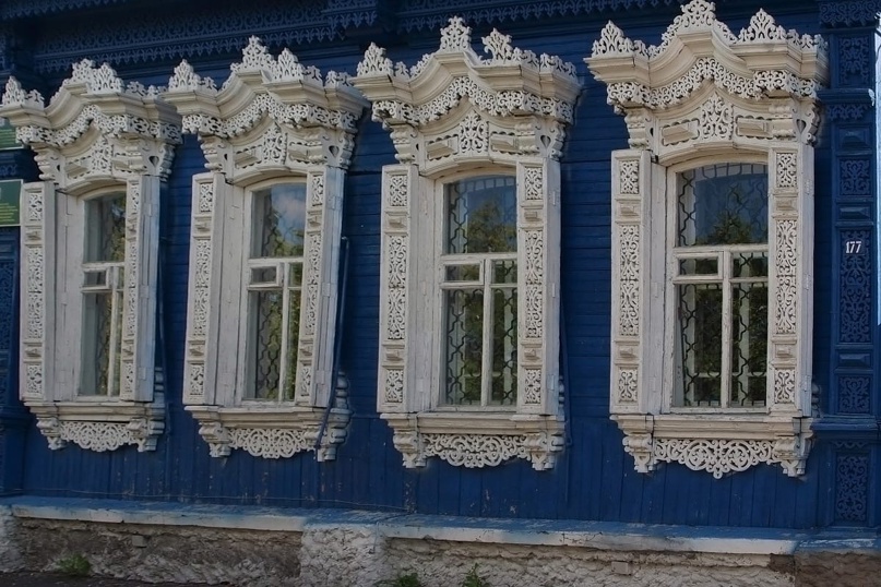 Окна в Злынке (Брянская область)