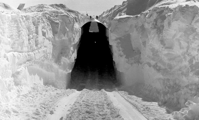 «Ледяной червь» в леднике Гренландии. Как строили самую секретную базу времен Холодной войны: видео