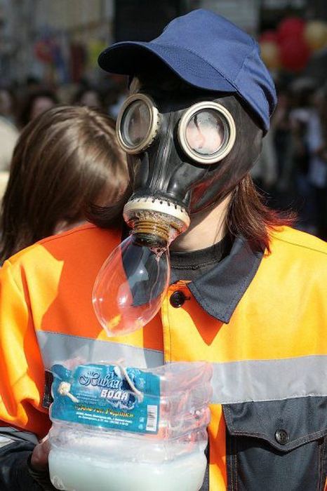 От улыбки хмурый день светлей... От улыбки хмурый день светлей...