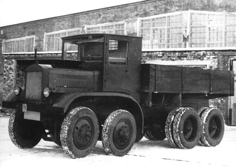 Грузовик ЯГ-12. Двенадцать тонн на восьми колёсах