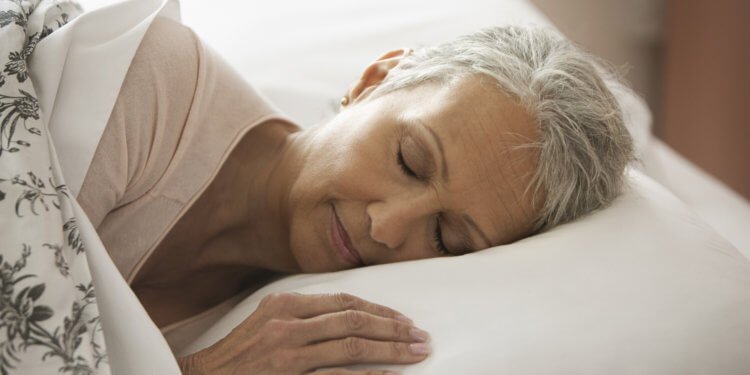 Почему с возрастом люди меньше спят? исследования,наука,сон,старение человека,человеческий вид