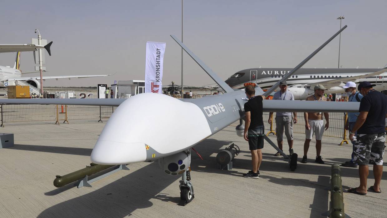Завод «Кронштадт» впервые представил систему управления разнородными дронами на Dubai Airshow