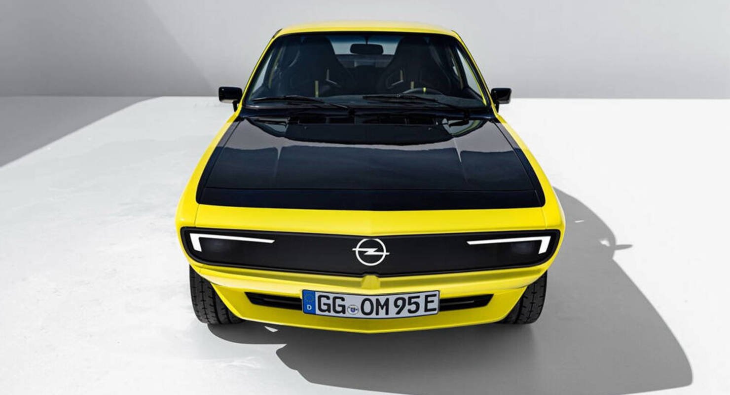 Opel Manta GSe ElektroMOD выиграл Grand Prix на международном автофестивале Автомобили