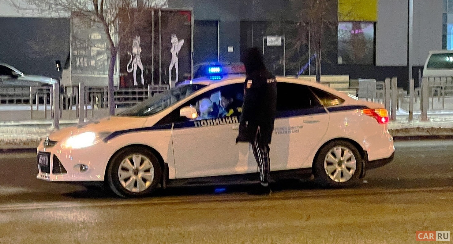 Эксперты рассказали о штрафах за проезд на красный свет и выезд на стоп-линию