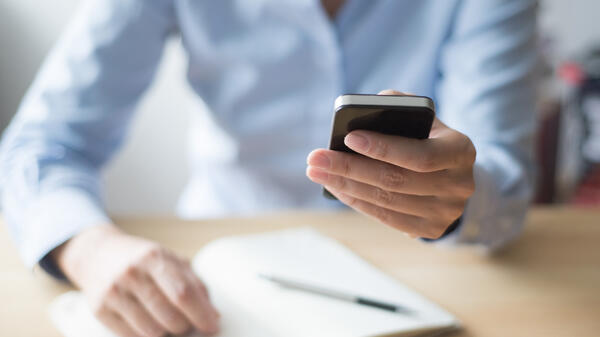 Какие три настройки защитят ваш смартфон от слежки — сделайте это и спите спокойно