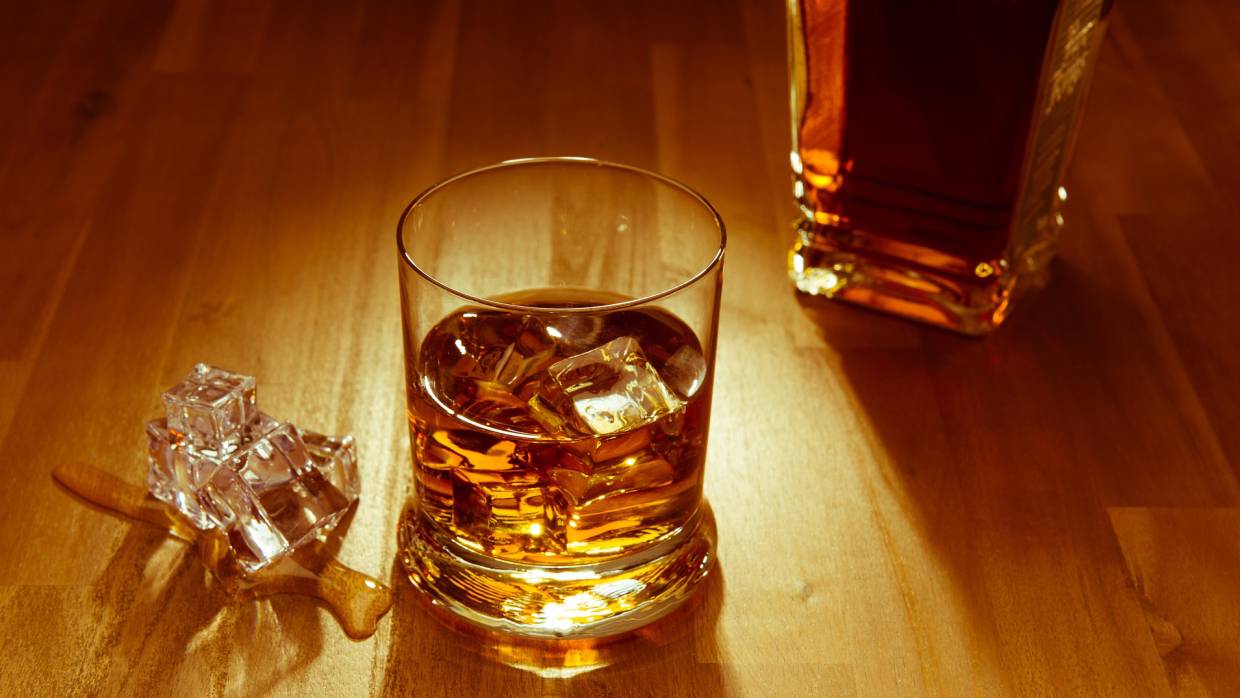 Косметолог Егорова рассказала, как алкоголь может обезобразить лицо