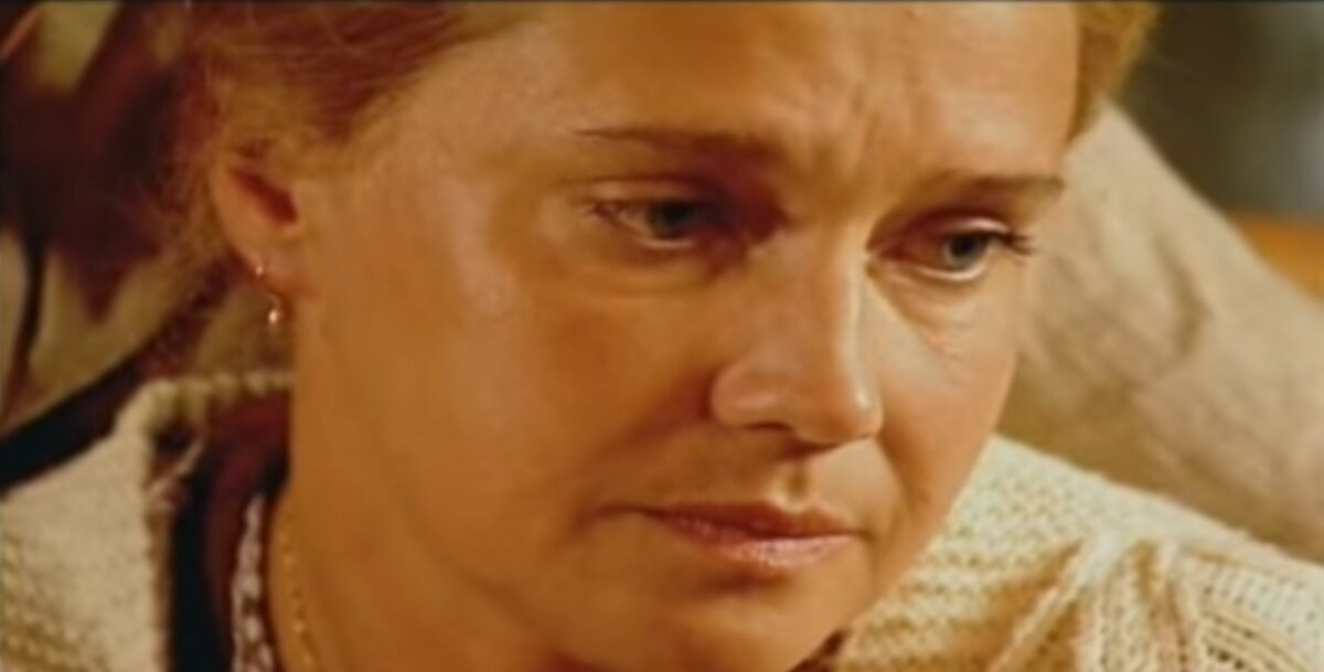 Таинственная девушка, сыгравшая странствующую артистку Марту в музыкальной сказке «Не покидай...» 