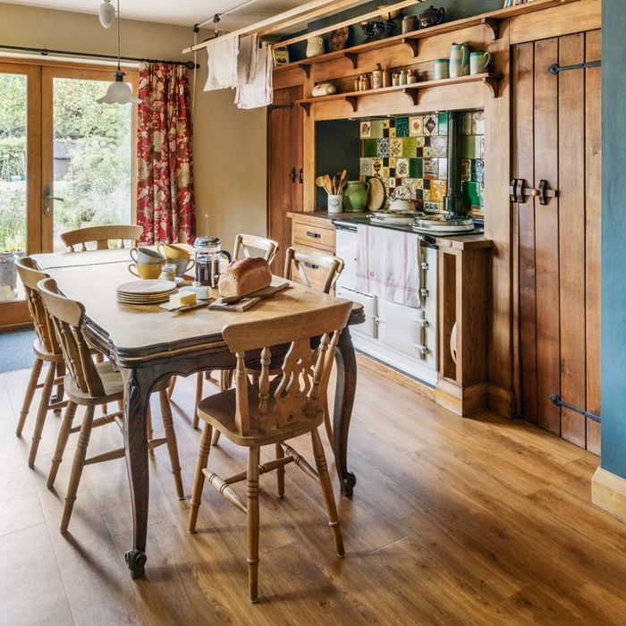 Как у бабушки: очень теплый и гостеприимный дом у кромки леса Как у бабушки: очень теплый и гостеприимный дом у кромки леса деревенский дом