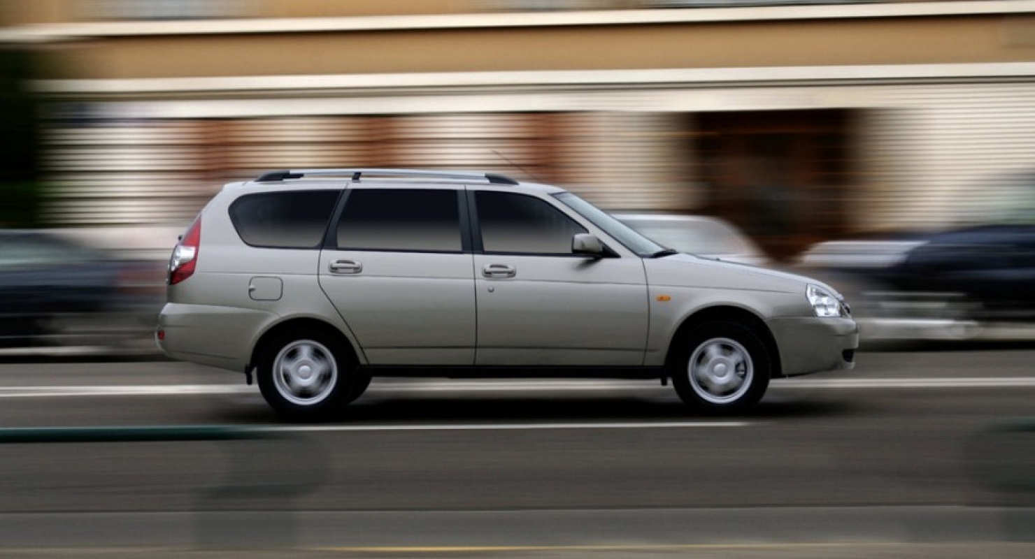 Лифтбэк Лада Приора NFR 2022-2023 рассекречен полностью в сети