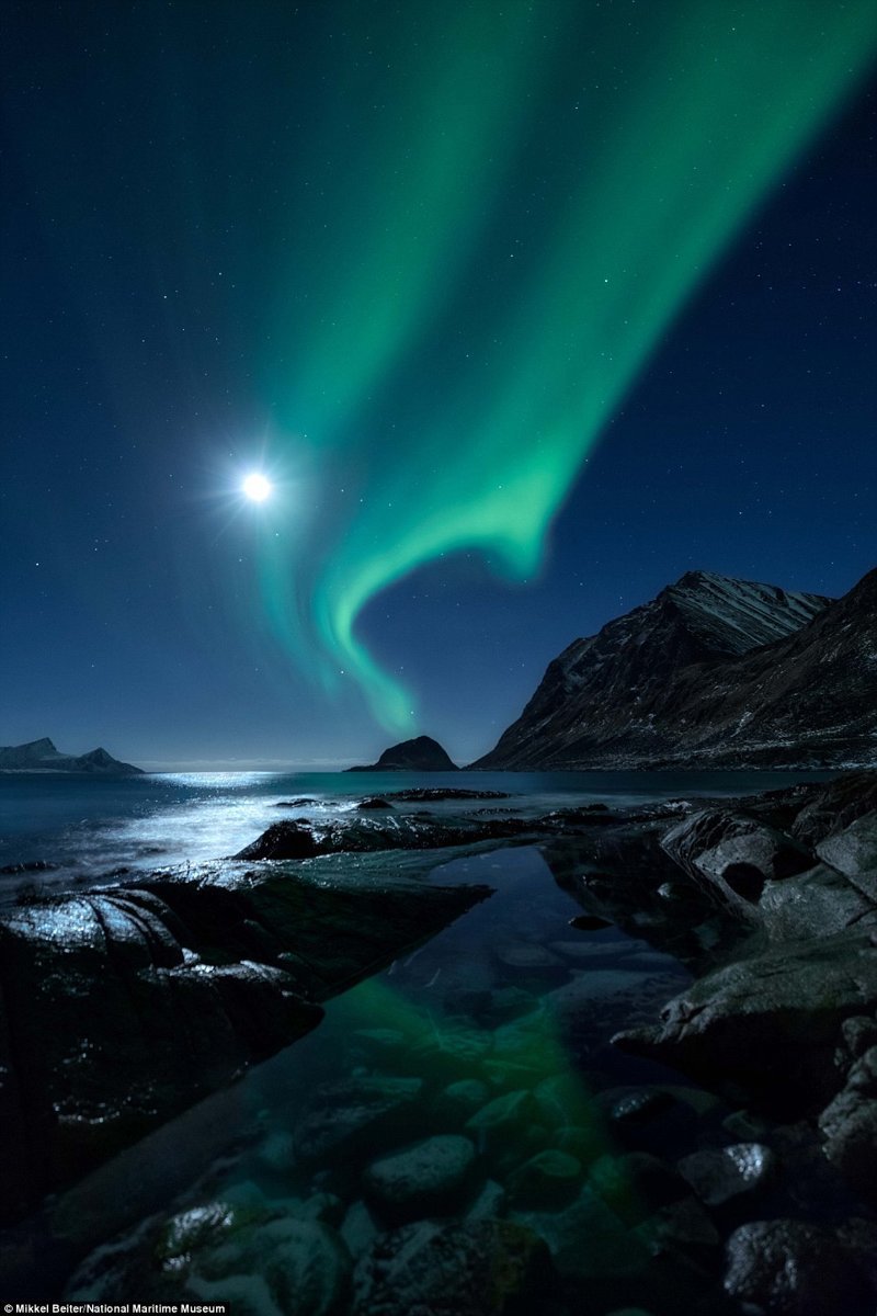 Северное сияние. Миккель Бейтер, Дания. астрономия, конкурс, космос, красиво, лучшее, планеты, фото, фотографы