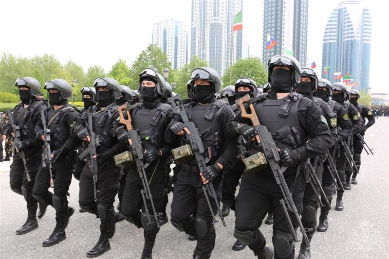 Всем доброго дня, сегодня расскажу о так называемой «Армии Кадырова» - силовых отрядах из Чечни.  Отдельно отмечу. «Армия Кадырова» - просто распространенный в народе журналистский штамп.-2