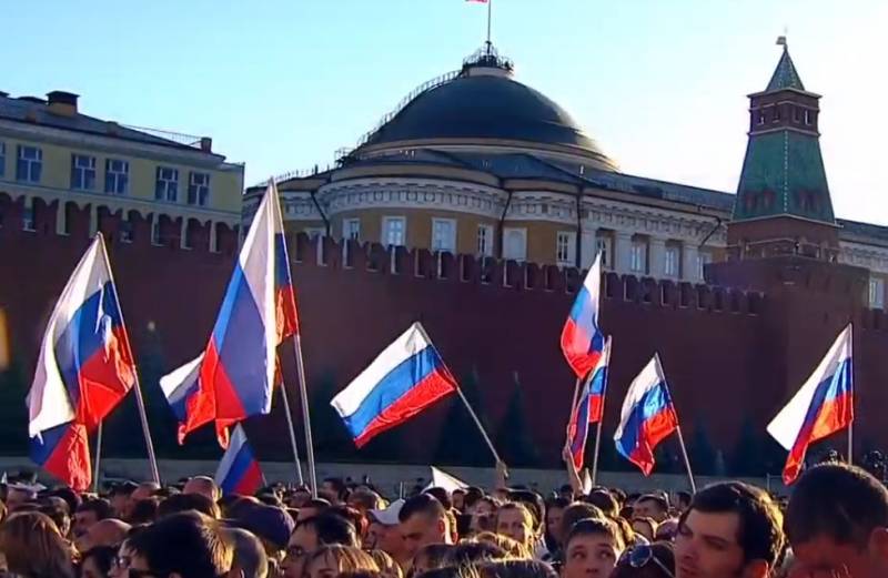 22 августа – День государственного флага Российской Федерации