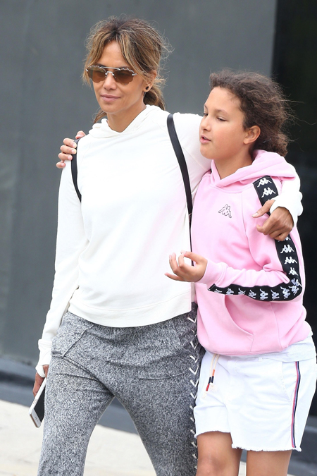 Все сама: Холли Берри возьмет на себя роль адвоката в судебном процессе с бывшим мужем Оливье Мартинесом Звезды,Звездные пары