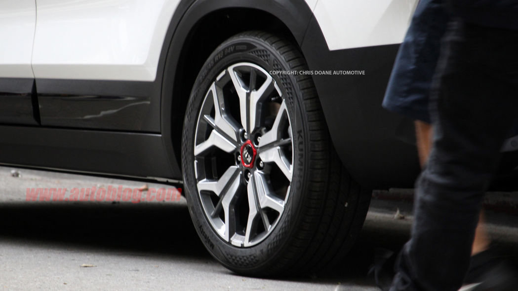 Первые ФОТО кроссовера Kia на базе Hyundai Creta. Он будет продаваться в России Первые ФОТО кроссовера Kia на базе Hyundai Creta. Он будет продаваться в России автомобили,автомобиль,автоновости,НОВОСТИ,Россия