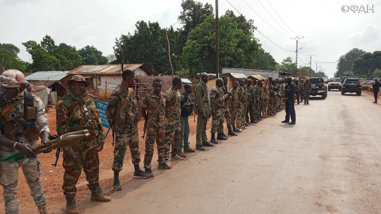 Глава МИД ЦАР опровергла слова французского коллеги о российских инструкторах Глава МИД ЦАР опровергла слова французского коллеги о российских инструкторах Весь мир