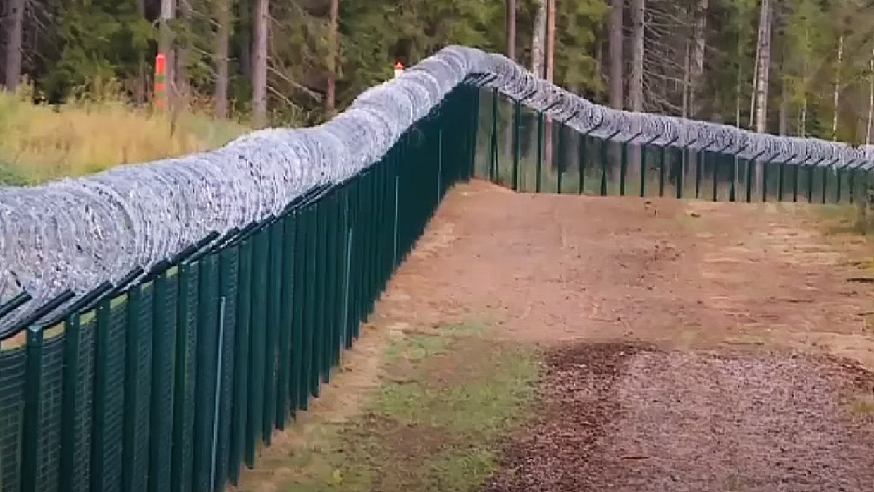 Госпогранкомитет Белоруссии опубликовал видео с выдворенными из Польши мигрантами