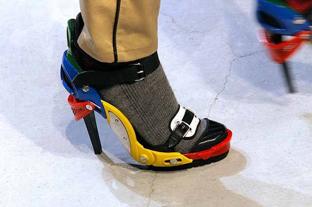 Феномен ugly shoes: как уродливая, нелепая и смешная обувь всегда становится модной Звездотренды