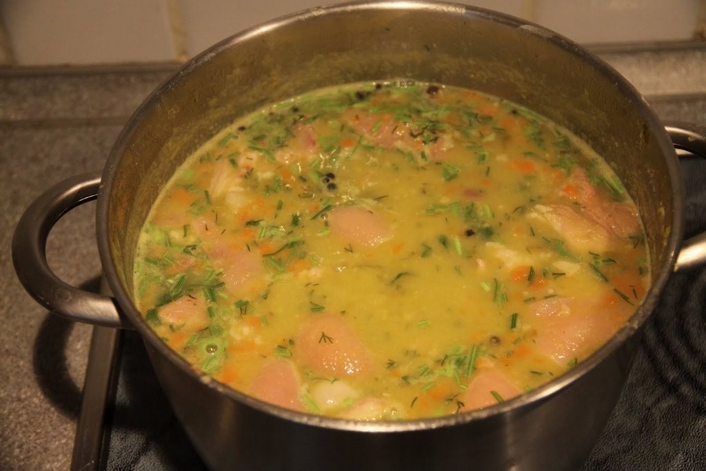 Как приготовить гороховый суп на костре