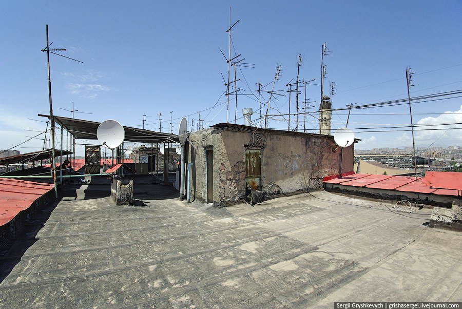 С крышами в Ереване все отлично