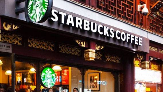 Китайцы раскритиковали Starbucks из-за инцидента с полицией