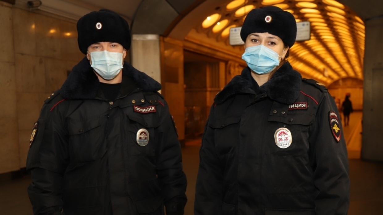 Полиция метро. Женщины полицейские на Московском метрополитене. ППС В метро. Сотрудники ППС метрополитена Москва.