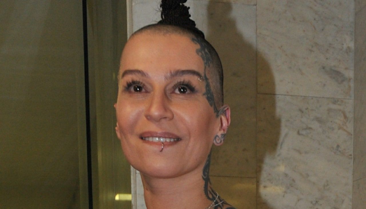 Певица Наргиз поделилась фотографией округлившегося живота