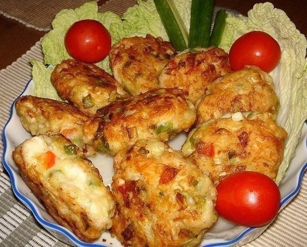 Котлетки из куриного мяса с овощами и сыром — пикантно и необычно